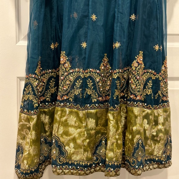 BRAND NEW 3PC SHALWAR KAMEEZ - Picture 3 of 4